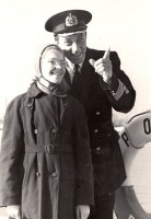 Kapteinis Jevgeņijs Rudzītis ar meitu Innu